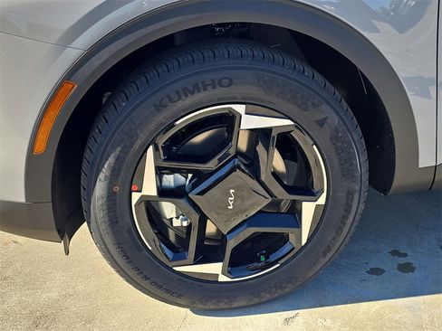 New 2026 Kia Sportage EX image 37