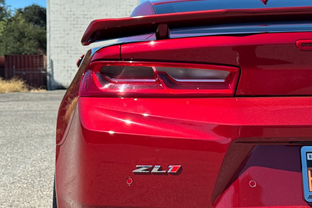 Used 2018 Chevrolet Camaro ZL1 RWD image 33