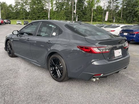 Used 2026 Toyota Camry SE FWD image 4