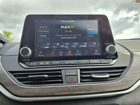 Used 2025 Nissan Altima 2.5 SV FWD image 28