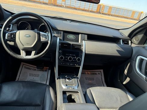 Used 2018 Land Rover Discovery Sport SE image 25