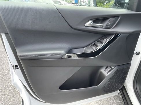 New 2026 Chevrolet Equinox LT w/ Convenience Package II image 19