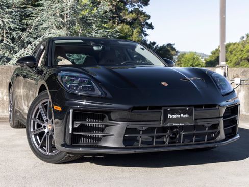 Certified 2025 Porsche Panamera RWD image 9