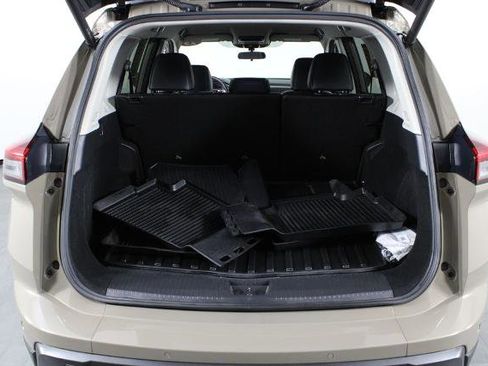 Certified 2025 Nissan Rogue SV AWD/4WD image 18