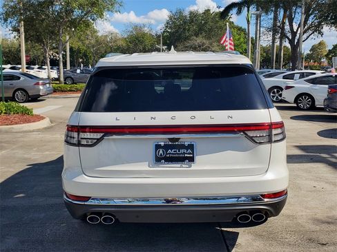 Used 2020 Lincoln Aviator Standard image 6
