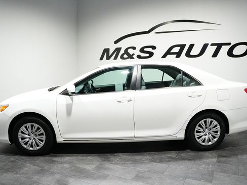 Used 2013 Toyota Camry LE image 4