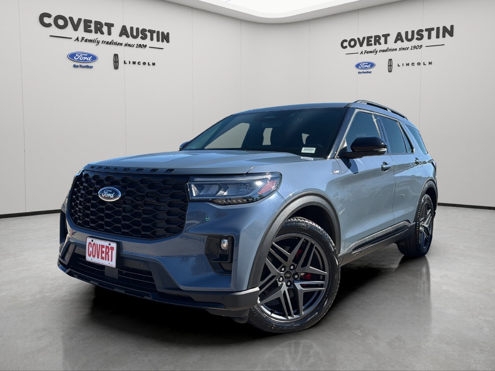 Used 2025 Ford Explorer ST-Line w/ Premium Package RWD image 1
