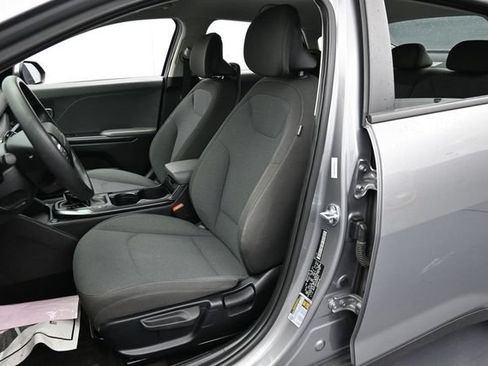 Used 2025 Kia K4 FWD image 11