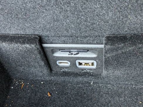 Used 2023 Cadillac XT5 Premium Luxury image 32