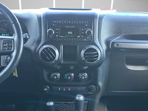 Used 2018 Jeep Wrangler Sport w/ Connectivity Group AWD/4WD image 20