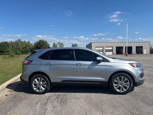 Used 2024 Ford Edge Titanium image 4