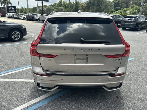 Used 2024 Volvo XC60 B5 Plus w/ Protection Package Premier AWD/4WD image 8