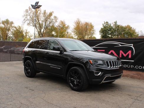 Used 2016 Jeep Grand Cherokee Laredo w/ Quick Order Package 23E AWD/4WD image 4