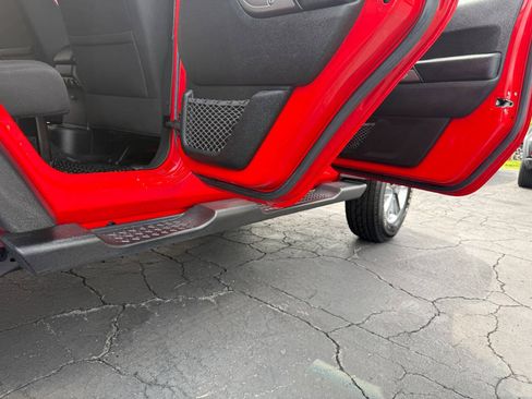 Used 2017 Jeep Wrangler Unlimited Sport AWD/4WD image 9