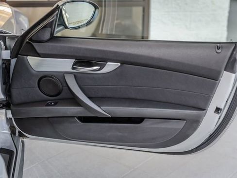 Used 2009 BMW Z4 sDrive35i image 46