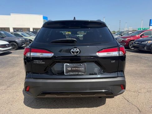 Used 2024 Toyota Corolla Cross LE FWD image 7