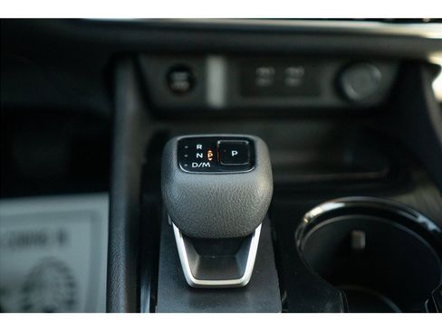 Used 2024 Nissan Rogue SV w/ SV Premium Package FWD image 18