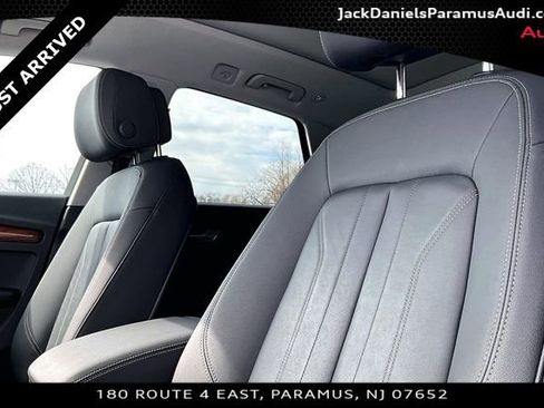 Used 2023 Audi Q5 2.0T Premium w/ Convenience Package image 17