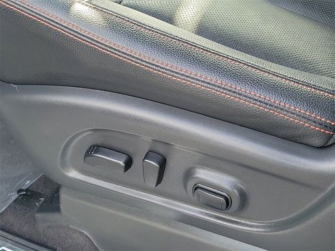 Used 2023 Nissan Titan PRO-4X w/ Pro-4x Convenience Package image 18