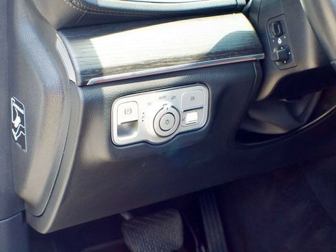 Used 2023 Mercedes-Benz GLS 450 4MATIC image 34