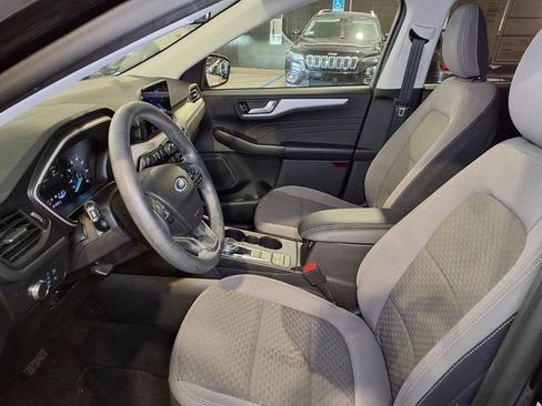 Used 2021 Ford Escape SE FWD image 18