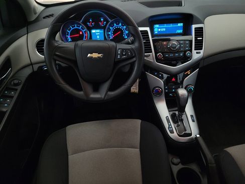 Used 2014 Chevrolet Cruze LS FWD image 22