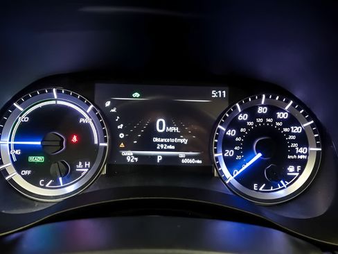 Used 2023 Toyota Highlander XLE AWD/4WD image 17