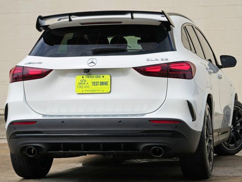 Used 2025 Mercedes-Benz GLA 35 AMG 4MATIC w/ AMG Aerodynamics Package image 5