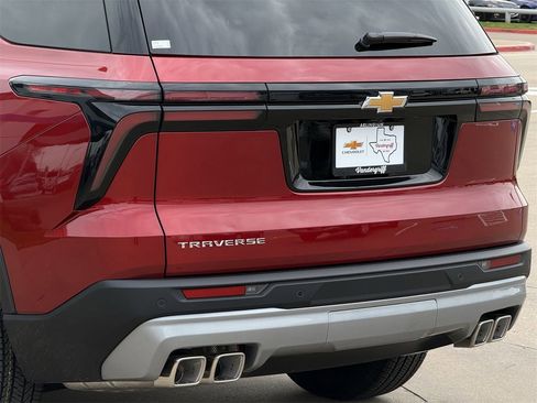 New 2026 Chevrolet Traverse LT image 6