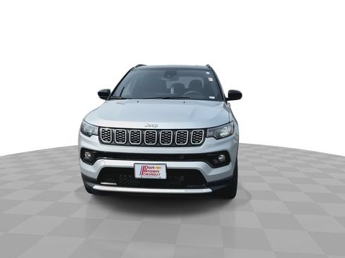Used 2026 Jeep Compass Limited AWD/4WD image 3