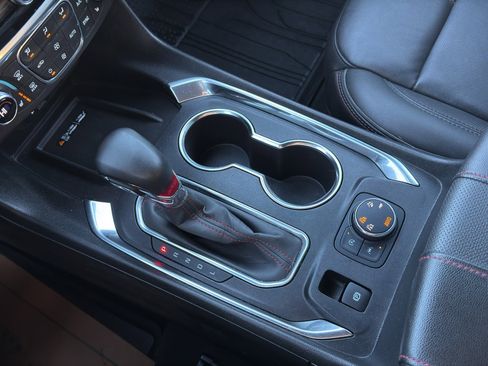 Used 2024 Chevrolet Traverse RS image 22