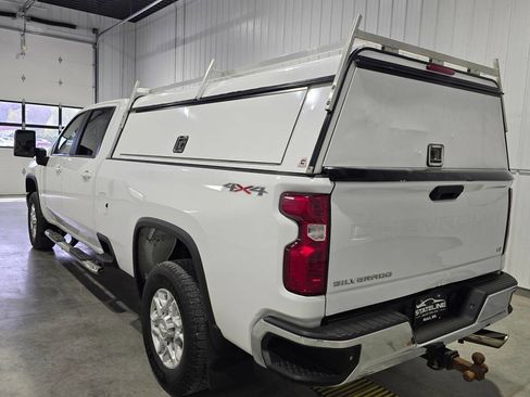 Used 2020 Chevrolet Silverado 3500 LT AWD/4WD image 6