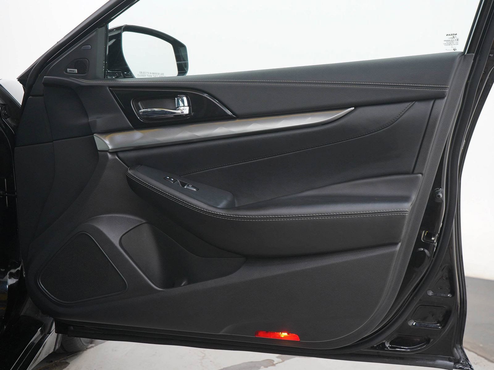 Used 2023 Nissan Maxima SL FWD image 9