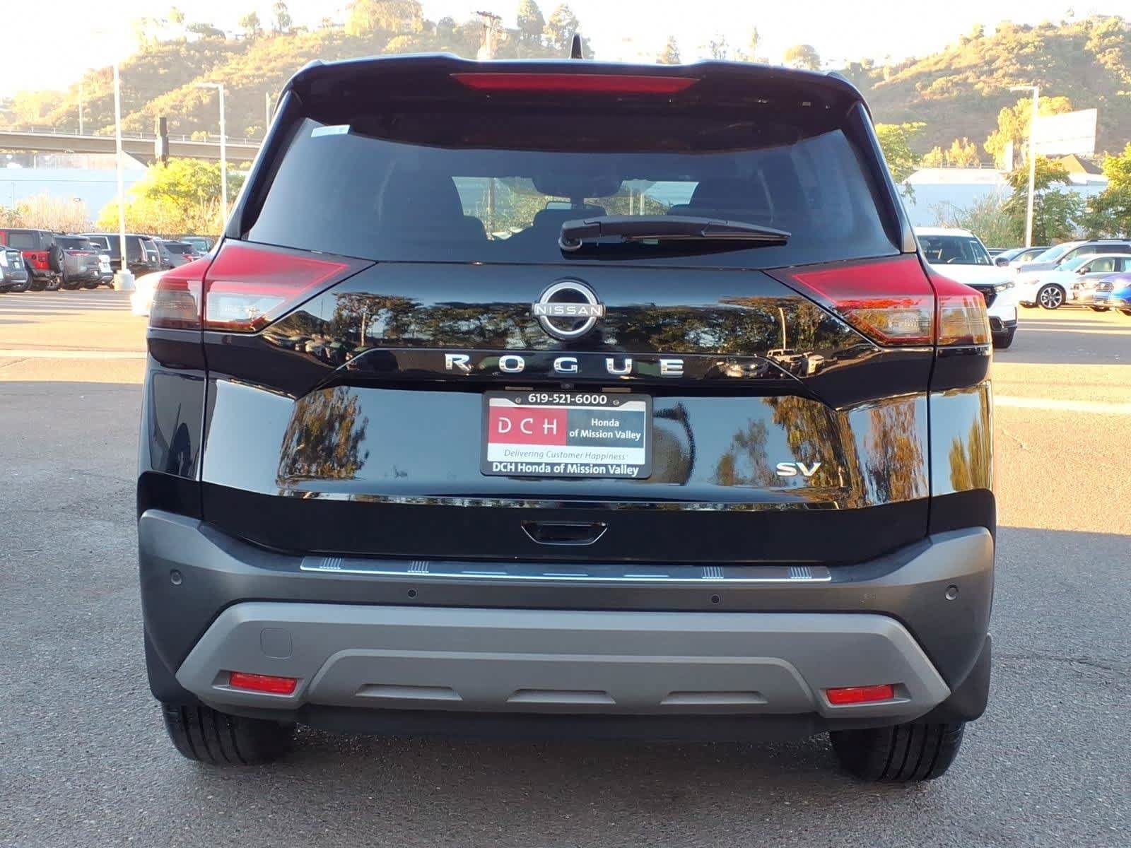 Used 2023 Nissan Rogue SV FWD image 5