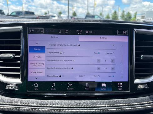 Used 2022 Chrysler Pacifica Touring-L FWD image 42