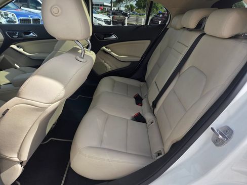 Used 2019 Mercedes-Benz GLA 250 w/ Premium Package image 7