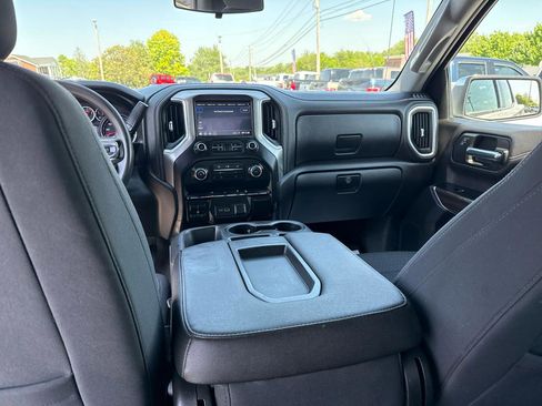 Used 2019 Chevrolet Silverado 1500 LT w/ Z71 Off-Road Package AWD/4WD image 12