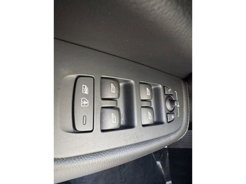 Used 2022 Volvo S60 T8 R-Design Expression w/ Premium Package image 25