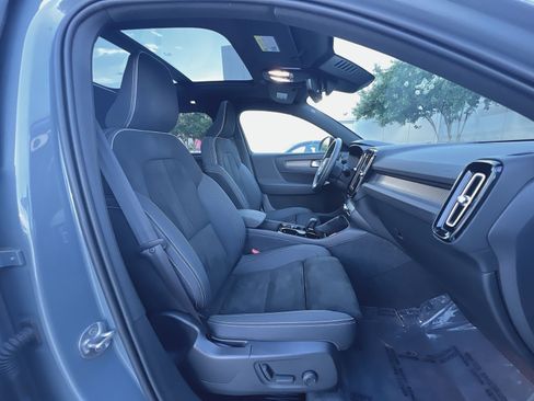 Used 2023 Volvo XC40 B5 Plus w/ Climate Package AWD/4WD image 27
