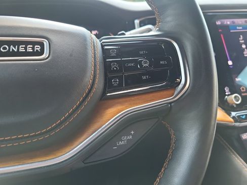 Certified 2023 Jeep Grand Wagoneer Series III AWD/4WD image 31