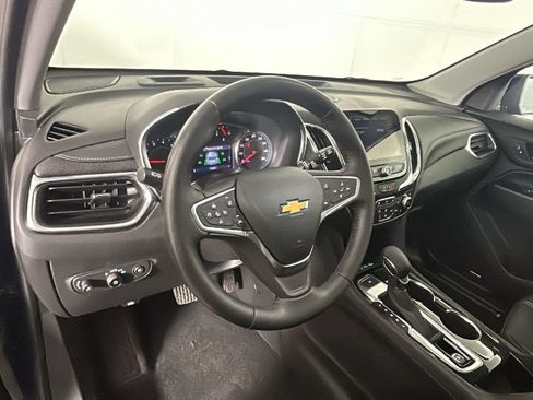 Used 2022 Chevrolet Equinox Premier AWD/4WD image 16