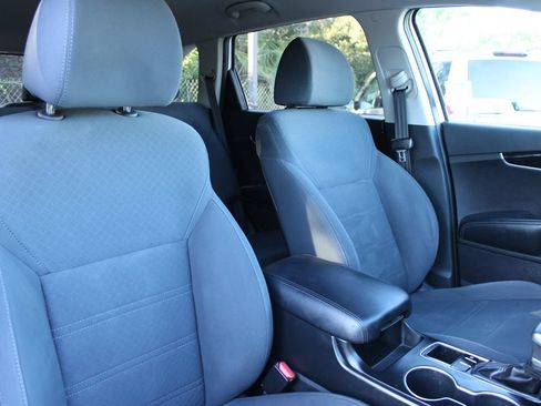 Used 2020 Kia Sorento LX FWD image 23