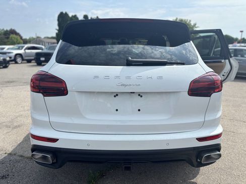 Used 2018 Porsche Cayenne Platinum Edition AWD/4WD image 15