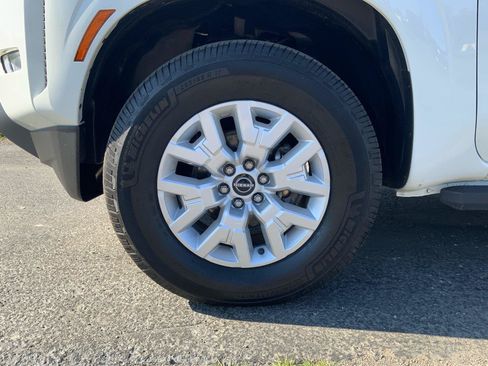 Used 2022 Nissan Frontier SV AWD/4WD image 24