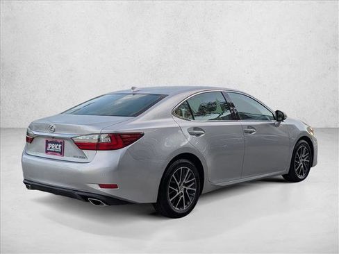 Used 2017 Lexus ES 350 image 4