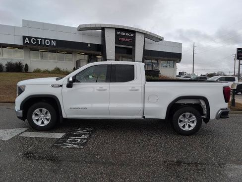 New 2025 GMC Sierra 1500 SLE image 2