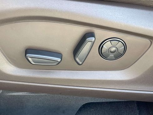 Used 2022 Ford Explorer King Ranch w/ Premium Technology Package AWD/4WD image 19
