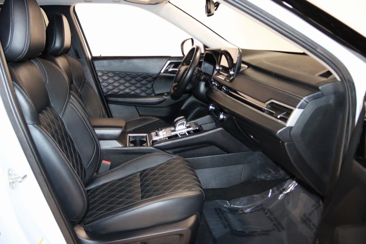 Used 2024 Mitsubishi Outlander 4WD Plug-In Hybrid image 59