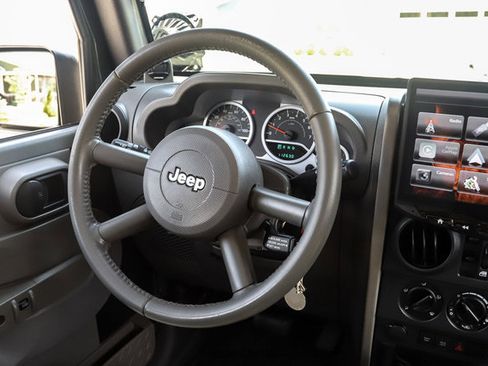 Used 2010 Jeep Wrangler Unlimited Rubicon w/ Dual Top Group AWD/4WD image 62