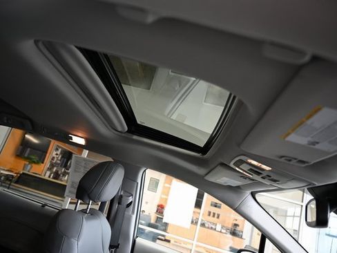 Used 2023 Toyota Sienna XLE image 18